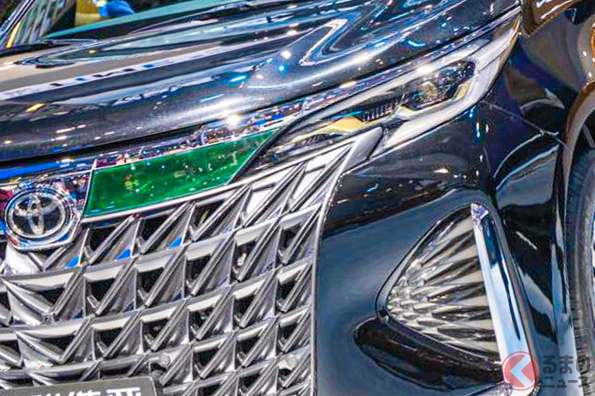 ロリンザー仕様のトヨタミニバン!?(撮影:加藤博人)