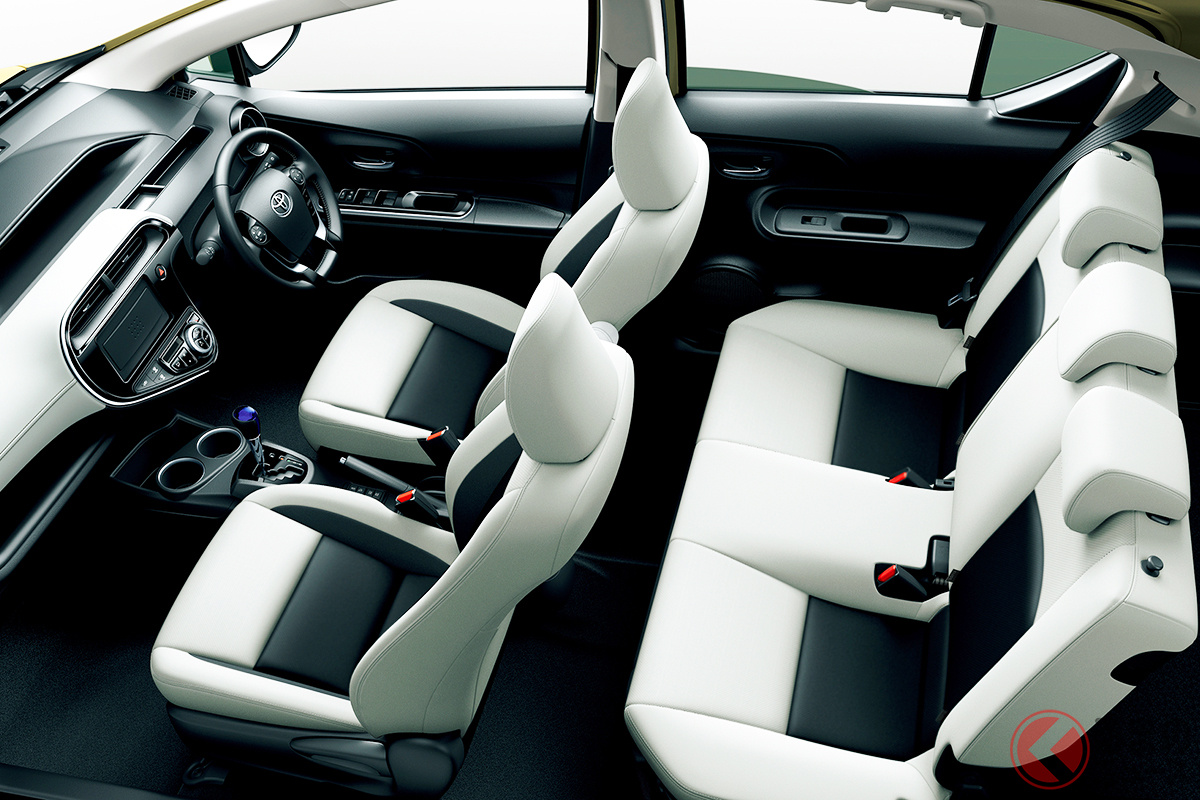 タフなエクステリアにタ対して、高級感あるホワイトの内装も選べる！