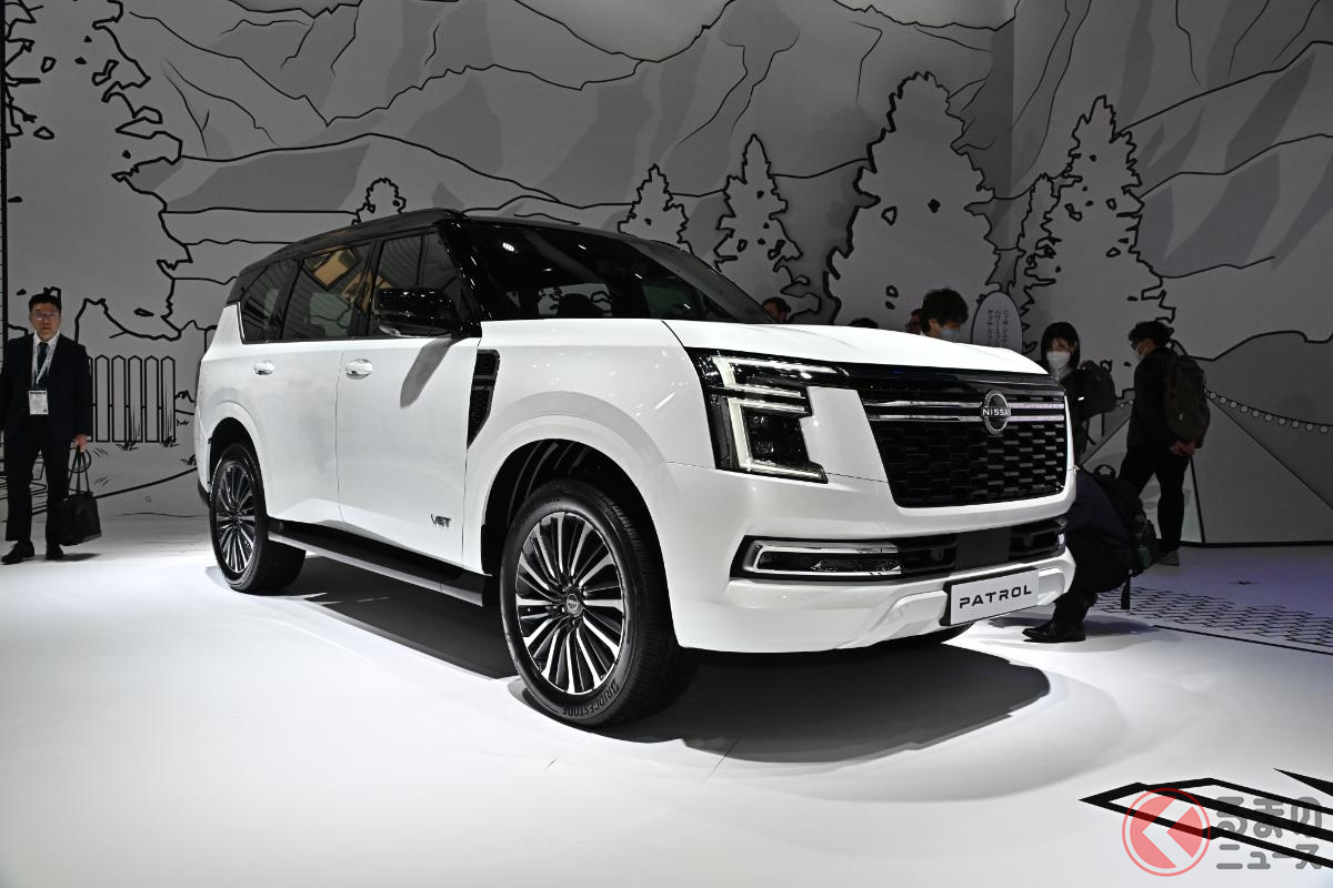 豪華さと先進性を兼ね備えた独自インテリアにも注目!