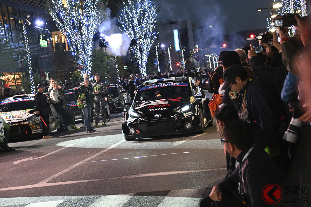 11月6日には豊田市駅前の公道を封鎖してラリージャパンのイベントを開催、多くのファンが集まった（クレジット： Rally Japan）