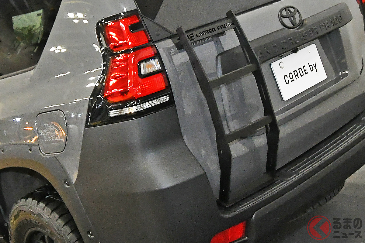 精悍な「グラファイトグレー」のカラーは「THE NORTH FACE(ザ・ノース・フェイス)」 のアウトドアギアからインスパイアされた!?