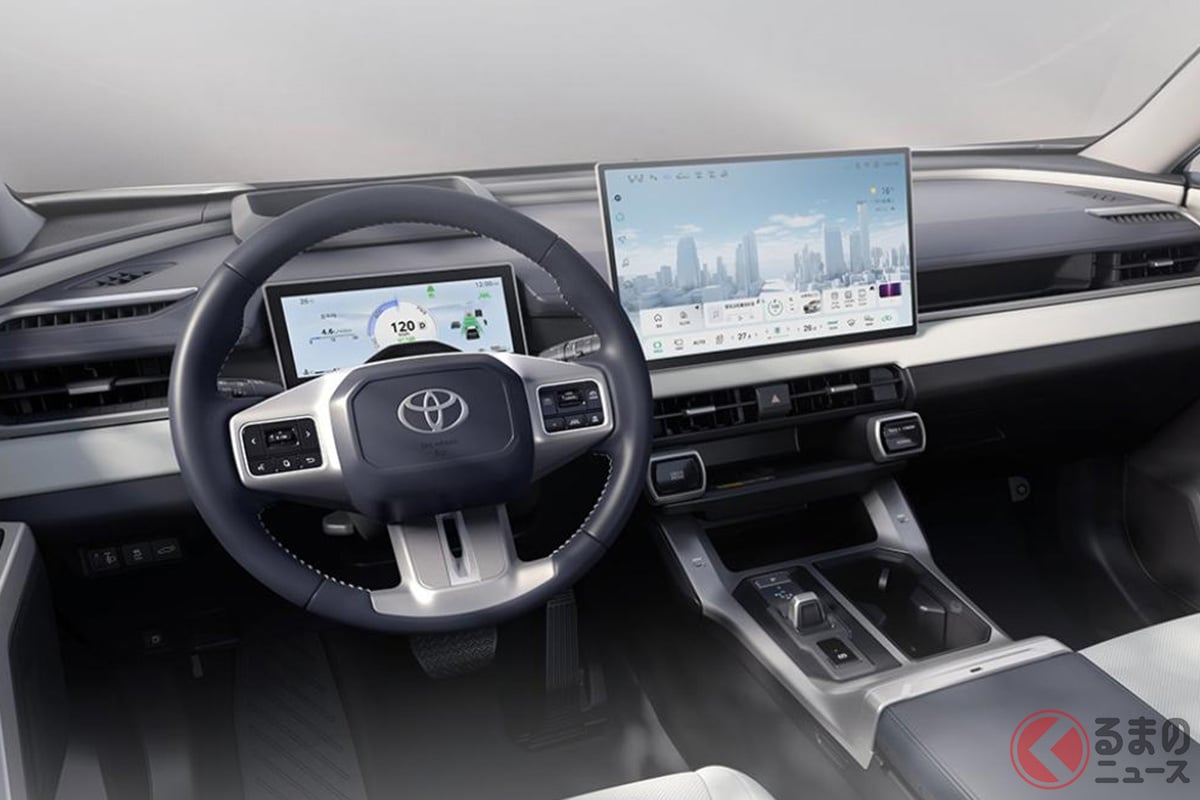 トヨタ新型「RAV4」中国仕様は物理ボタン廃止 巨大画面&ガソリン車継続で独自の進化(画像:中国仕様新型RAV4の内装)