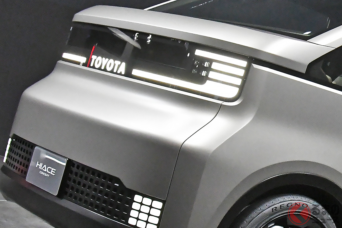 似てる!? こちらは「ジャパンモビリティショー2025」で発表された「ハイエース コンセプト」