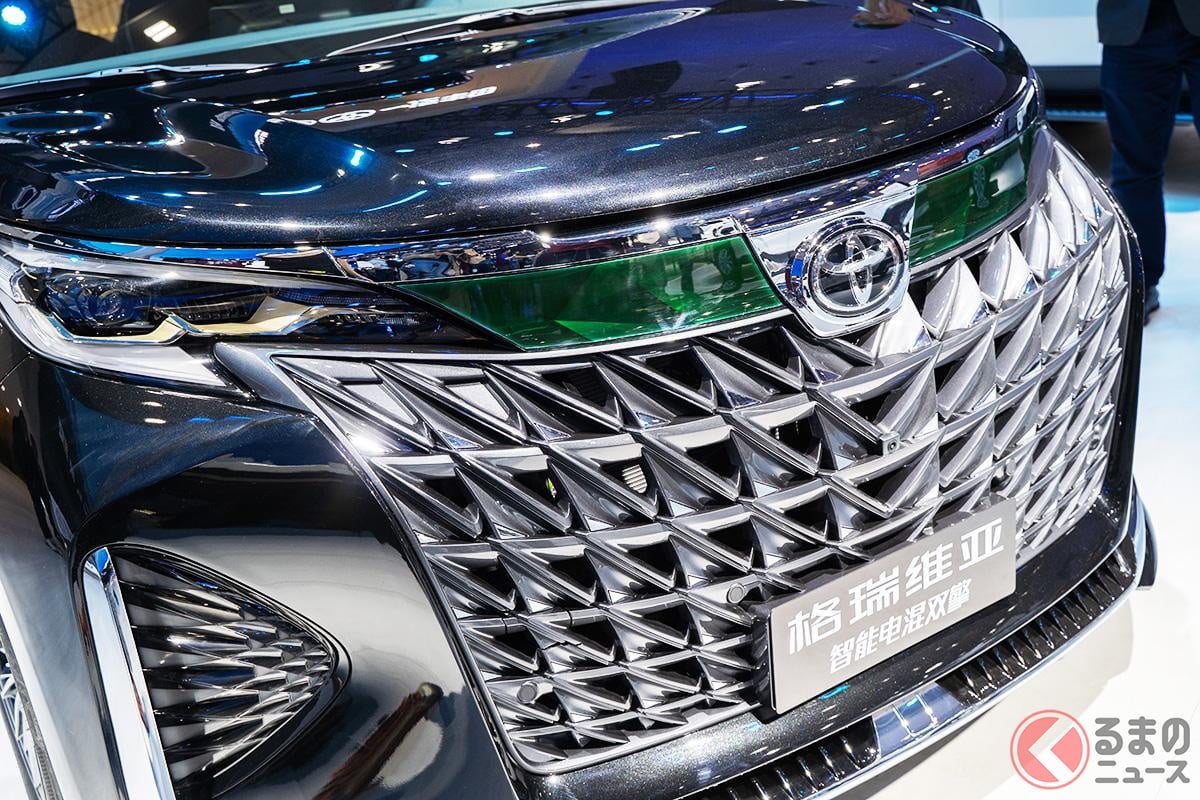 豐田展出配備獨立座椅的超豪華車型「Granvia」(圖:加藤博人)