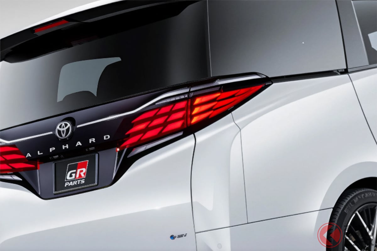 専用エクステリアパーツやホイールでスポーティな仕様に!