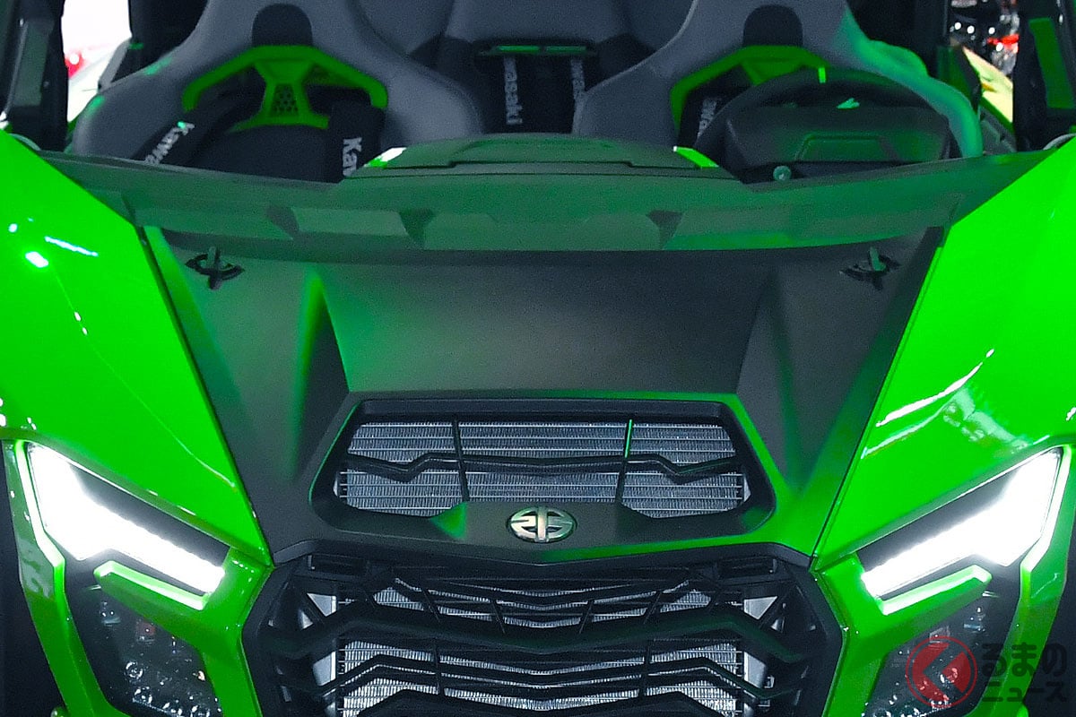 カワサキ新型「“5人乗り”スポーツモデル」初公開!