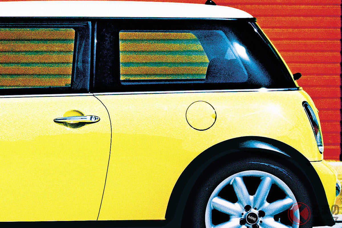 Bセグメントとしては重かったが、そのぶん剛性と操縦性を重視した設計が光る初代「MINI(R50型)」