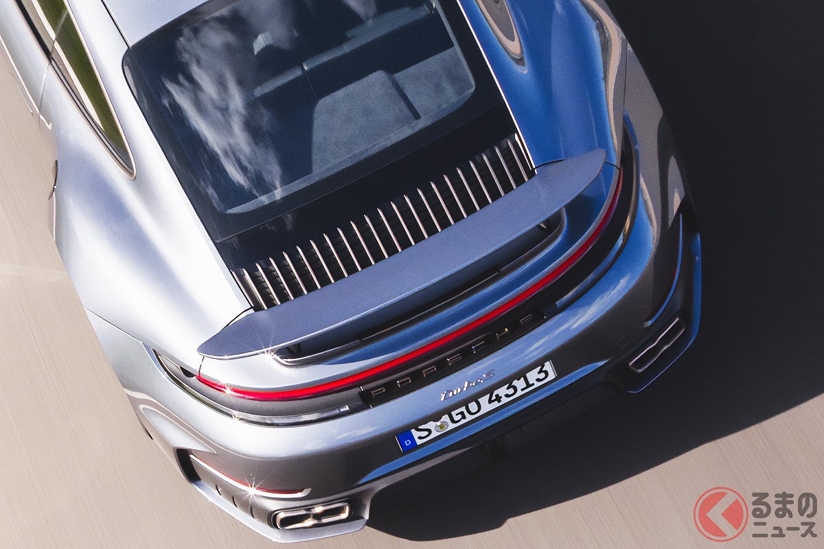 ポルシェ新型911ターボS クーペ。711馬力の“Tハイブリッド”が生み出す加速は、まさに“別次元”の速さだ