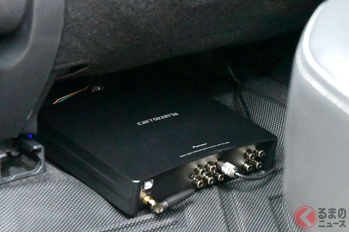 カロッツェリアのデジタルプロセッサー「DEQ-2000A」（画像はランドクルーザー250）