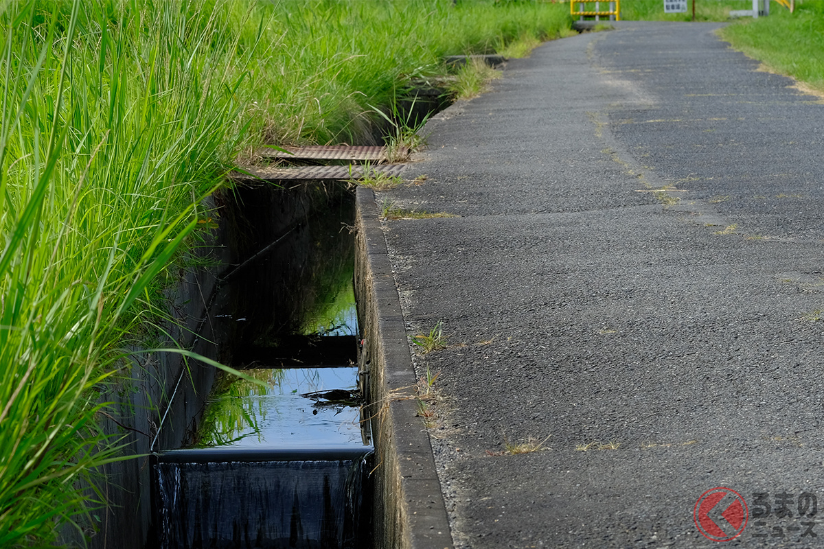 未設圍欄的灌溉渠道有致命事故的風險(圖片由shepherdsatellite/PIXTA提供)