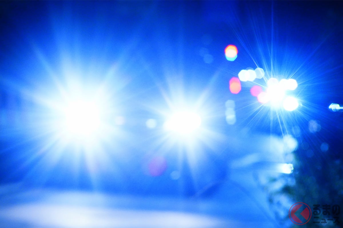 眩しいヘッドライト、増えている?(画像はイメージ、bee/PIXTA)