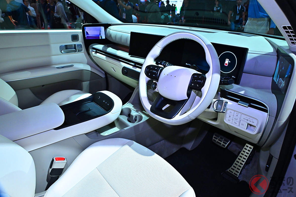 インテリアは。リビングのような心地よい空間を目指して設計され、質感の向上が図られた