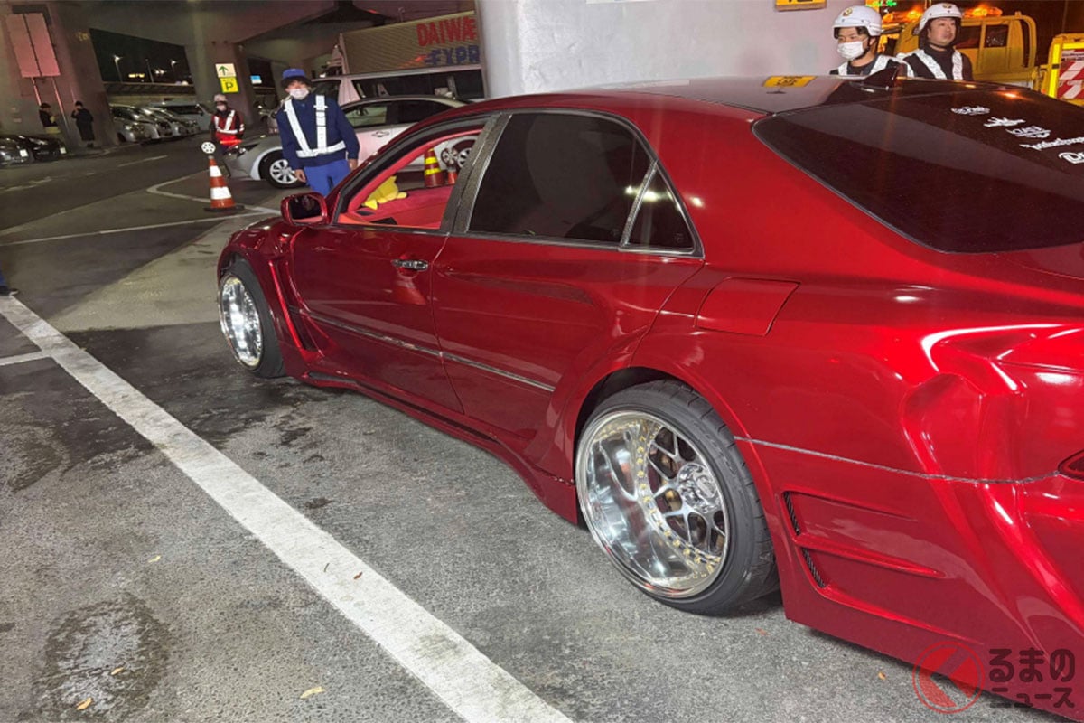 東大阪PAでの特別街頭検査の様子(画像:近畿運輸局)