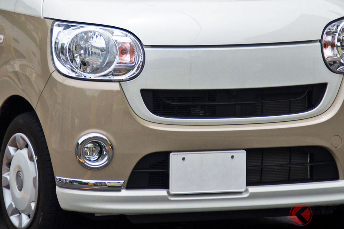 軽自動車に付けた白いナンバーの例(画像:PIXTA)。