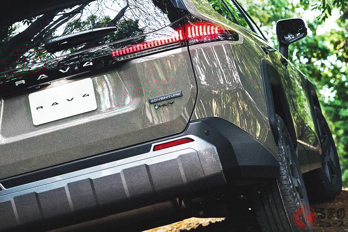 E-Four(電気式4WD)の悪路走破性も向上!