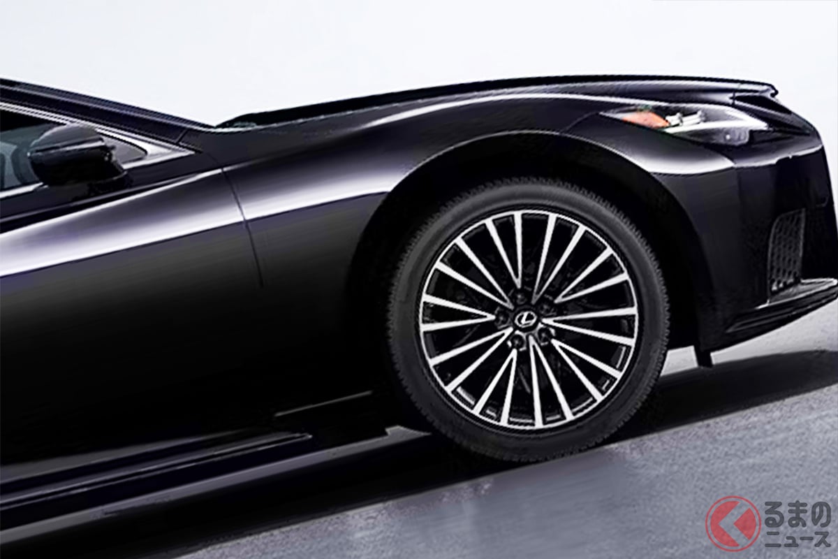 現行「LS」の最終モデルにあたり、専用の内外装が設えられている