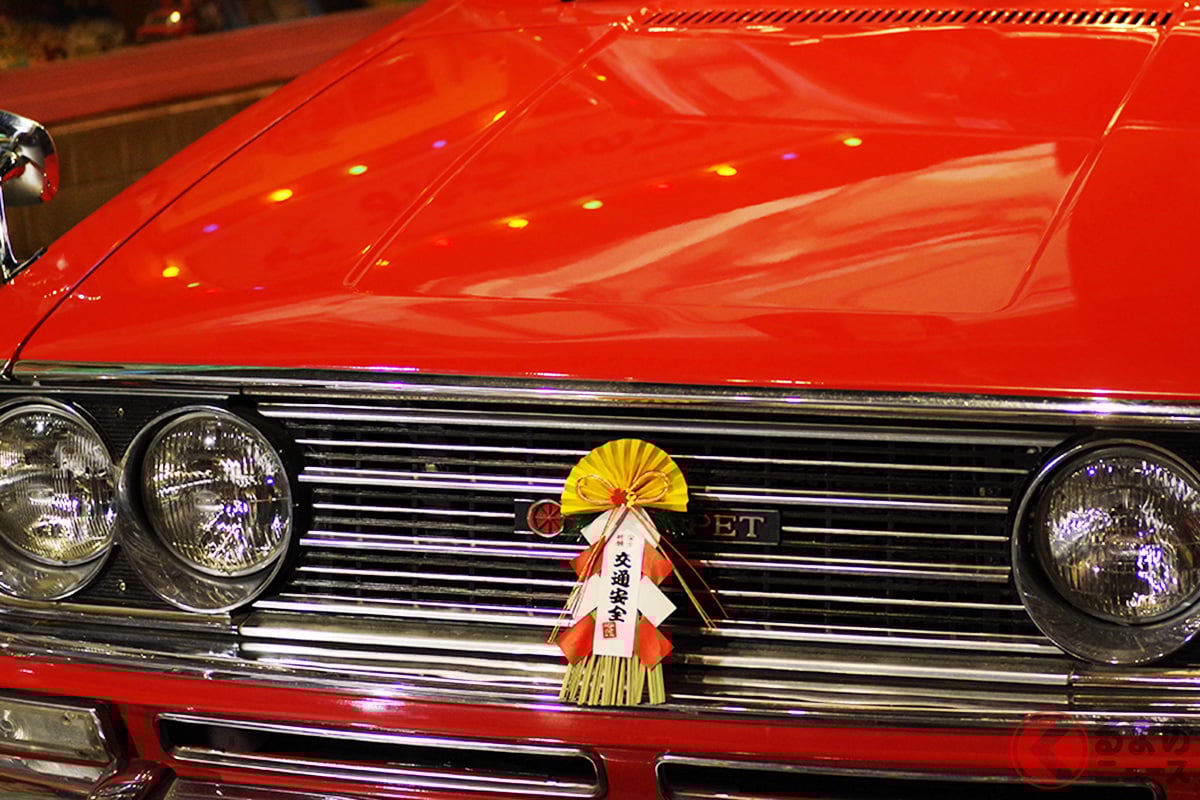 「クルマの正月飾り」なぜ激減? 実は若者に「あえて」ブーム到来か?クレジット作者名表記: HARLOCK / PIXTA(ピクスタ)