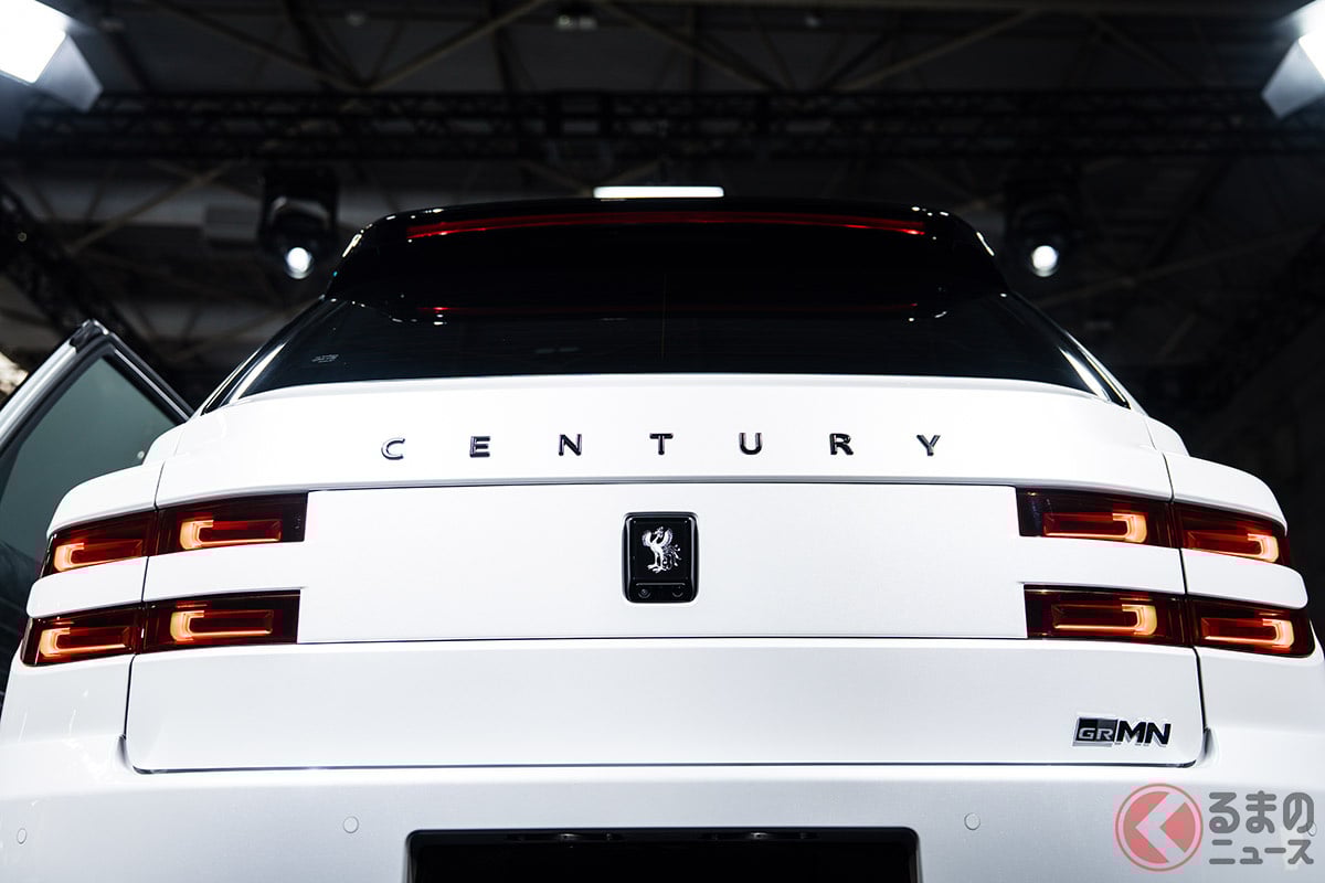 斬新スライドドアを搭載「センチュリーGRMN」