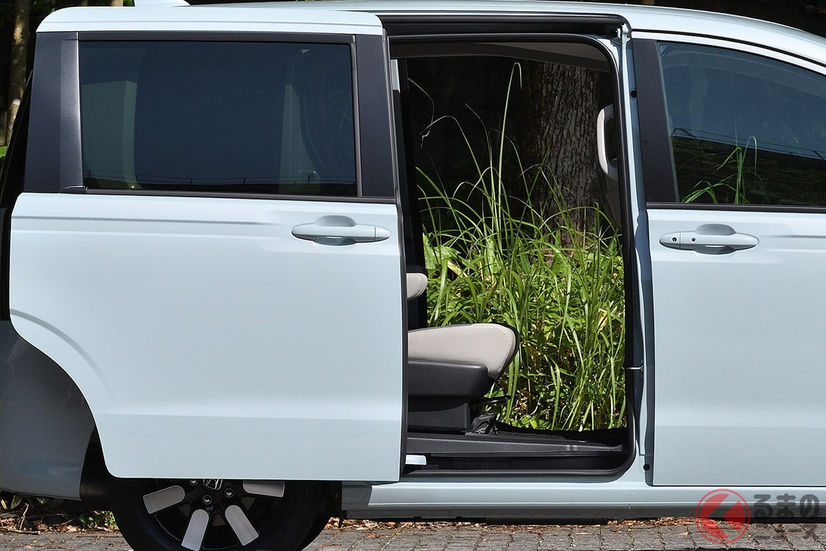 スライドドアが便利!