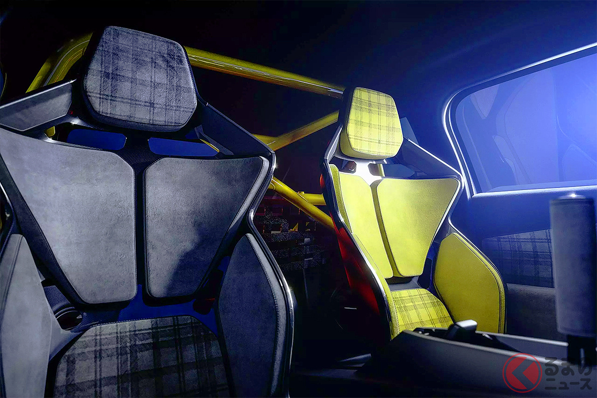 左右で違うカラーリングのチェック柄シートもお洒落!