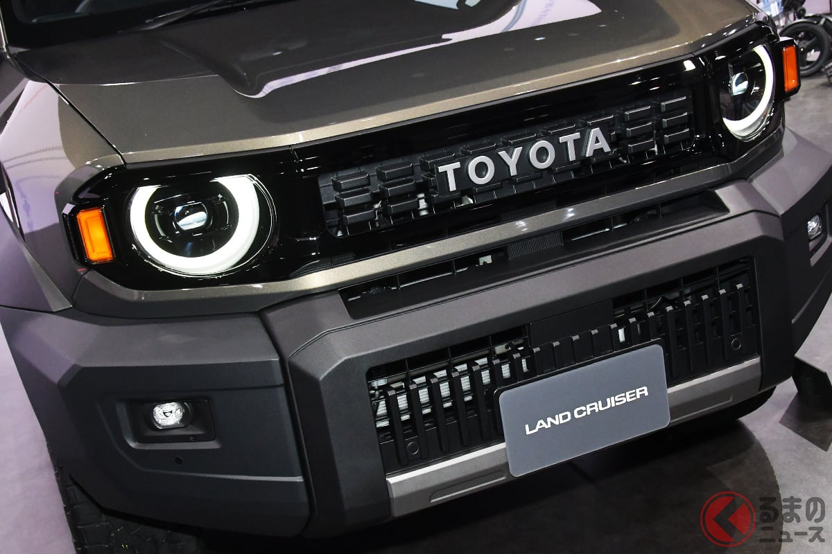 ランドクルーザーFJのカスタム仕様が展示