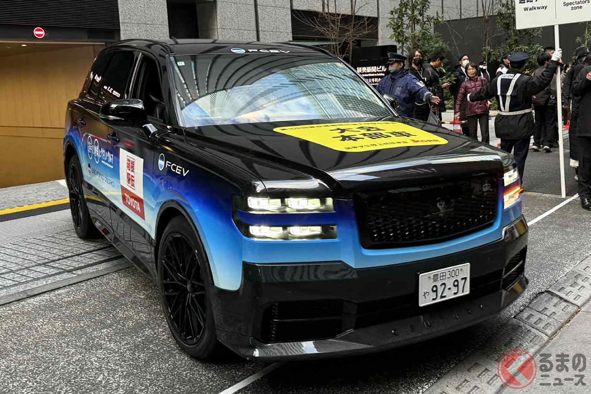 箱根駅伝に「世界に1台のセンチュリー」登場!