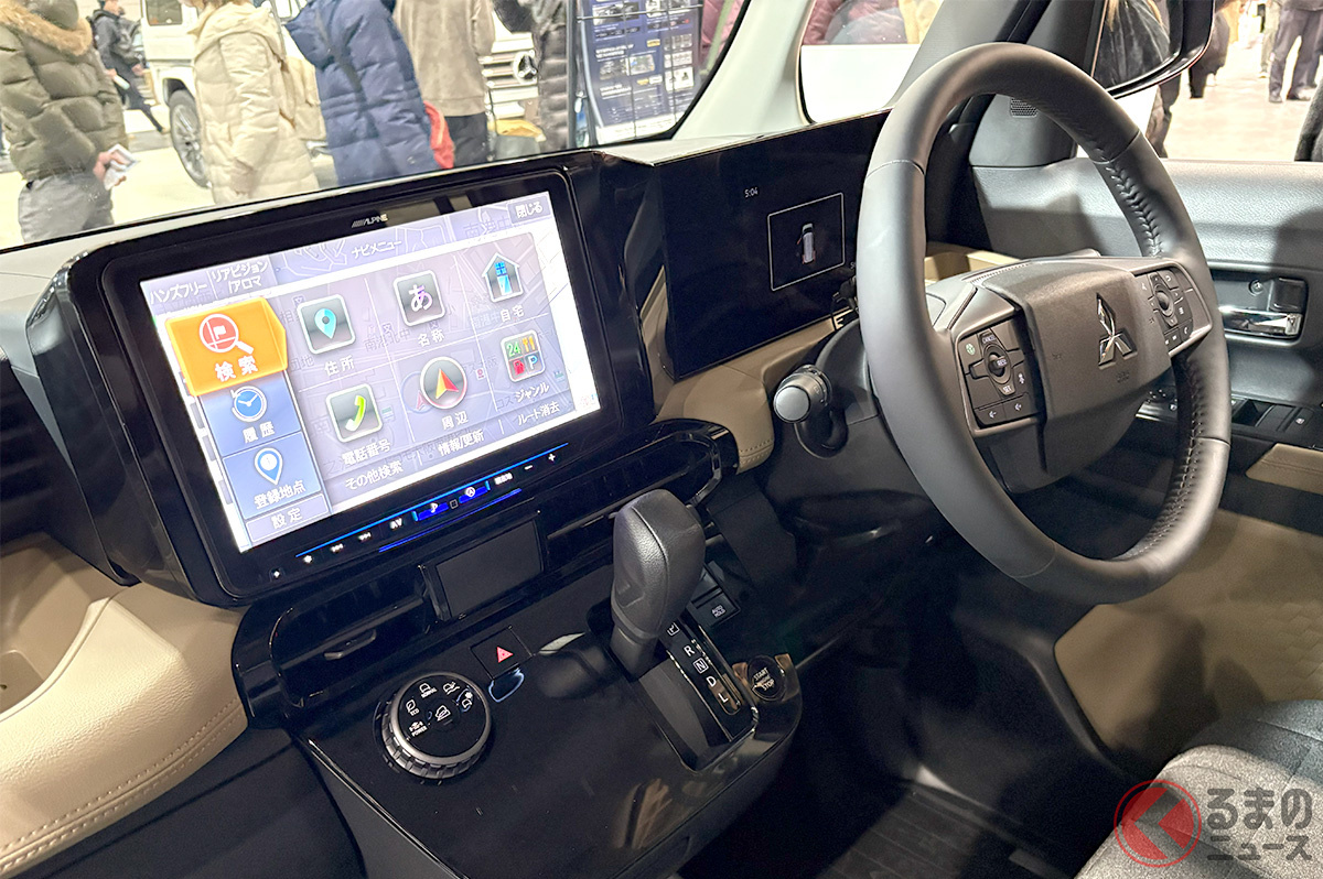 「パーフェクトフィットビッグX11」は迫力ある大画面ながら、まるで純正のような一体感のあるフィッティングが魅力