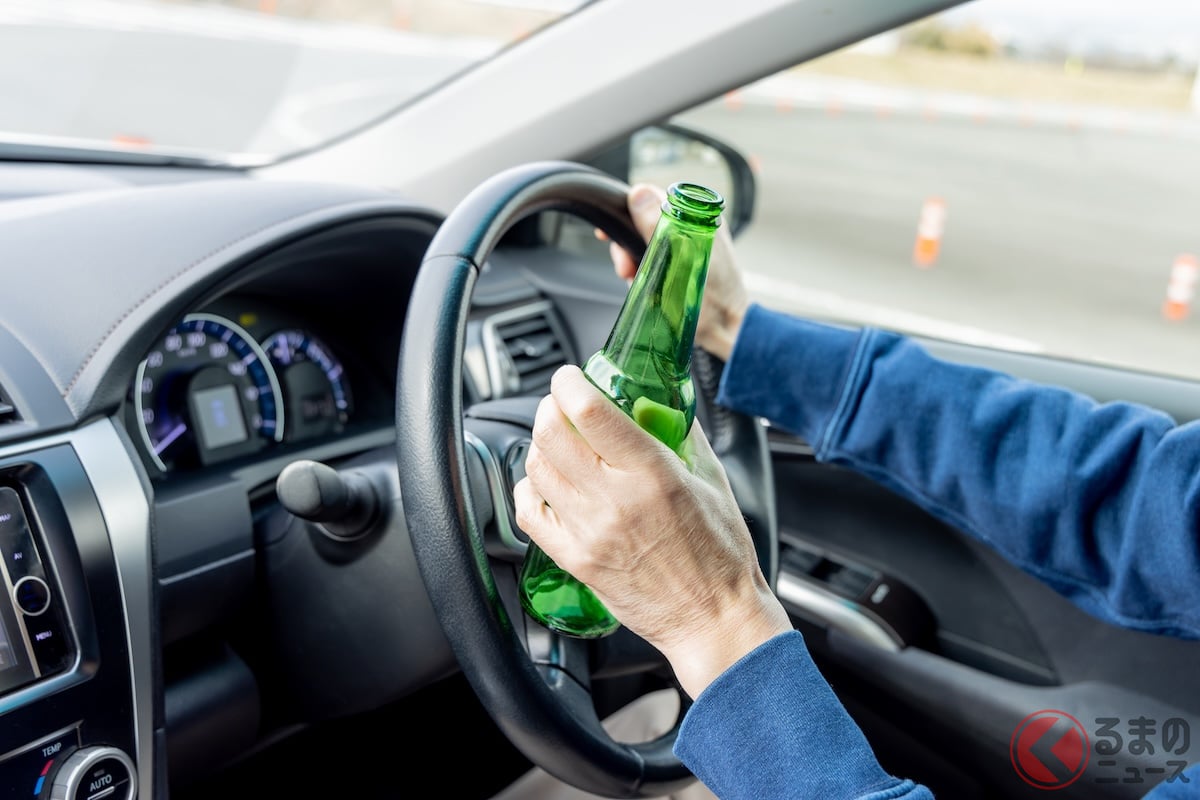 「飲酒運転」が疑われる場合はすぐに通報を!(画像はイメージ、IYO/PIXTA)