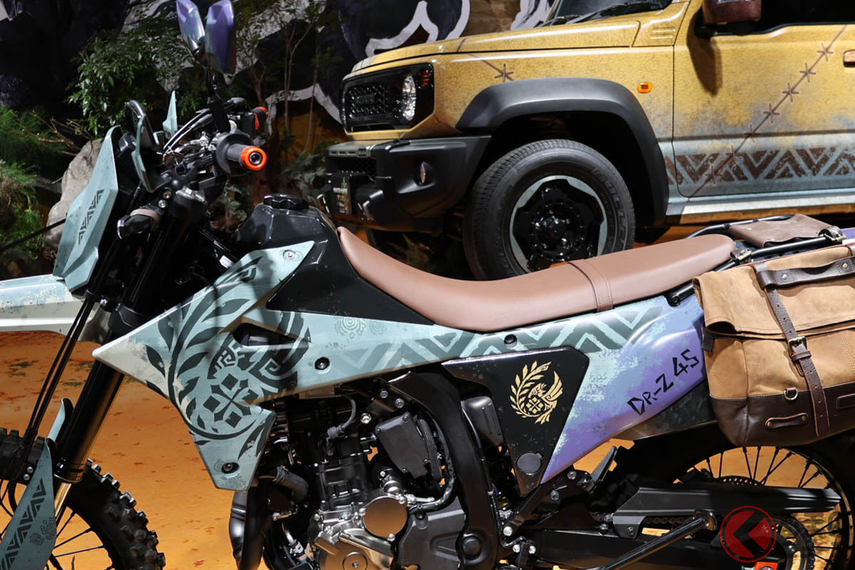 スズキとモンスターハンターのコラボにより生まれた「DR-Z4S MONSTER HUNTER WILDS Edition」