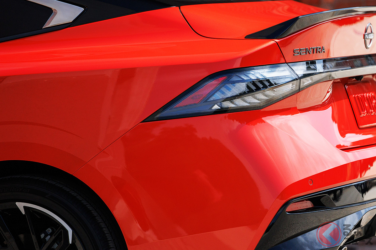 6年ぶり全面刷新の新型4ドアセダン「セントラ」