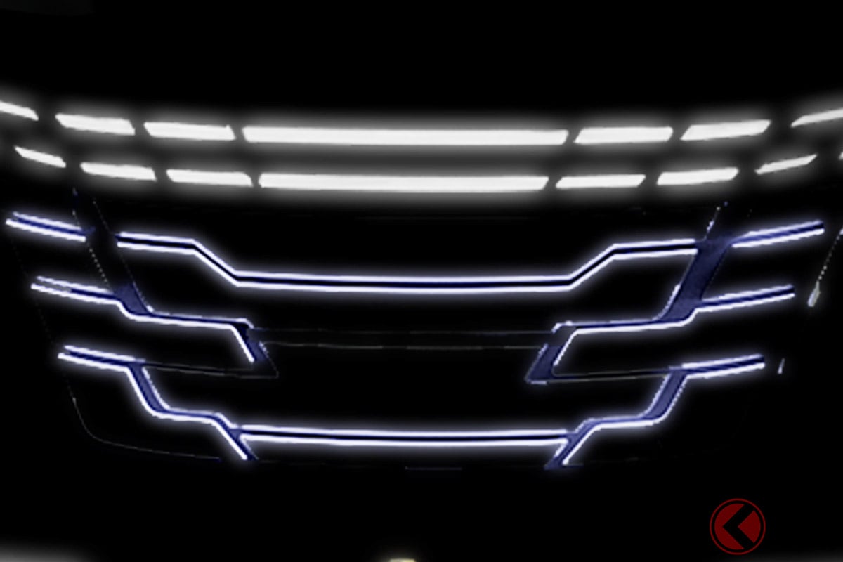 光る斬新グリルがスゴい!