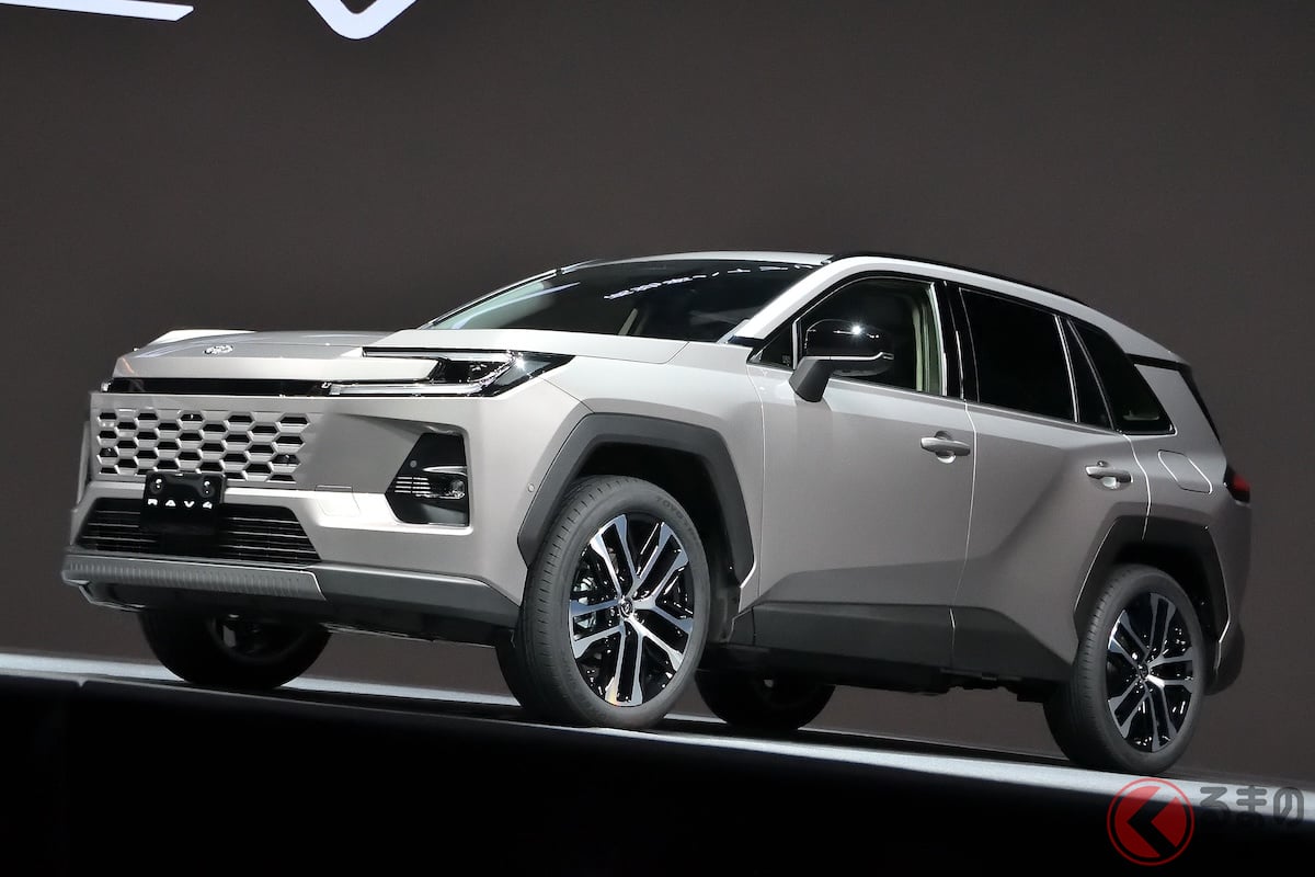 25年12月に販売開始したトヨタ新型「RAV4」