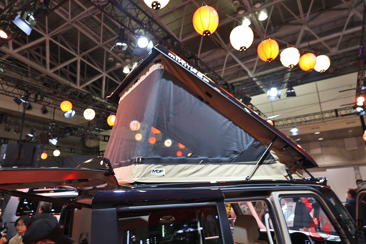 車内直結のオリジナルルーフテントを搭載！