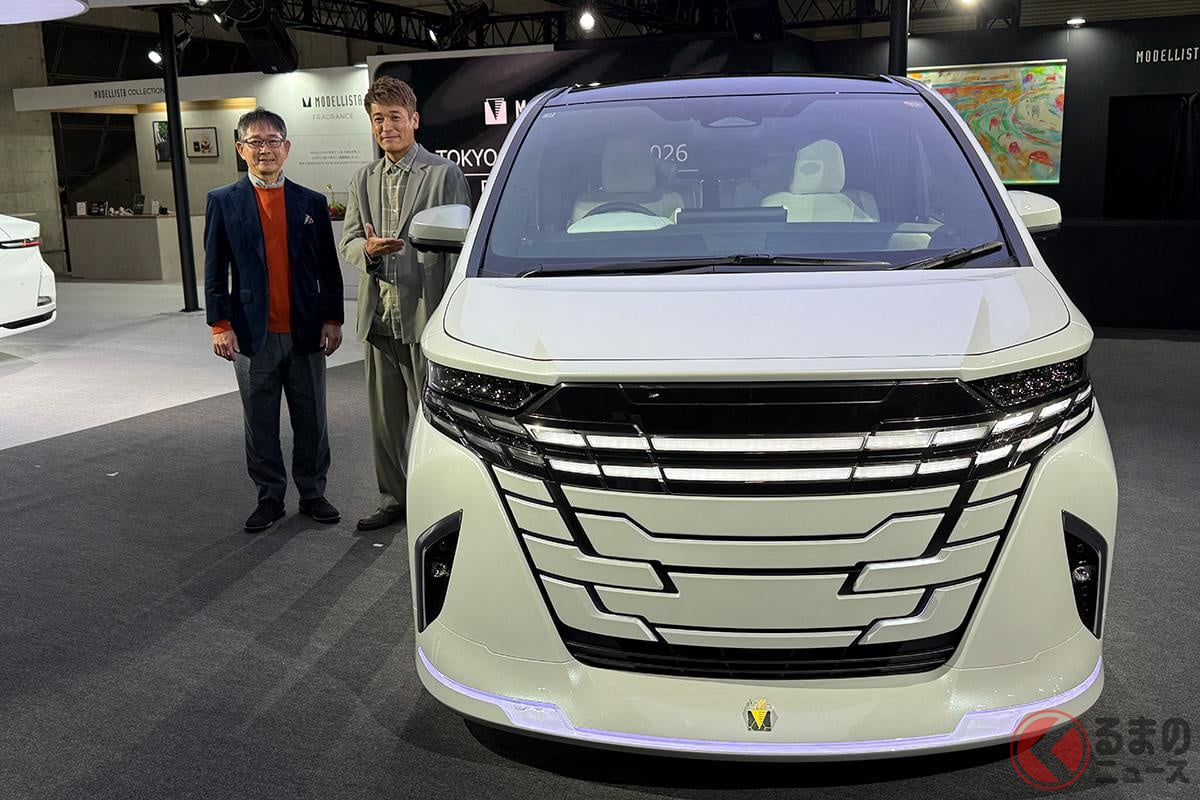 プレスカンファレンスに登壇した西脇社長と佐藤氏