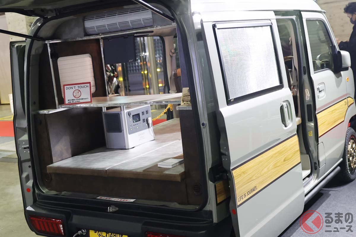 スズキ「エブリイ」をベースにしたカスタム車両「ジブリープレシャス」