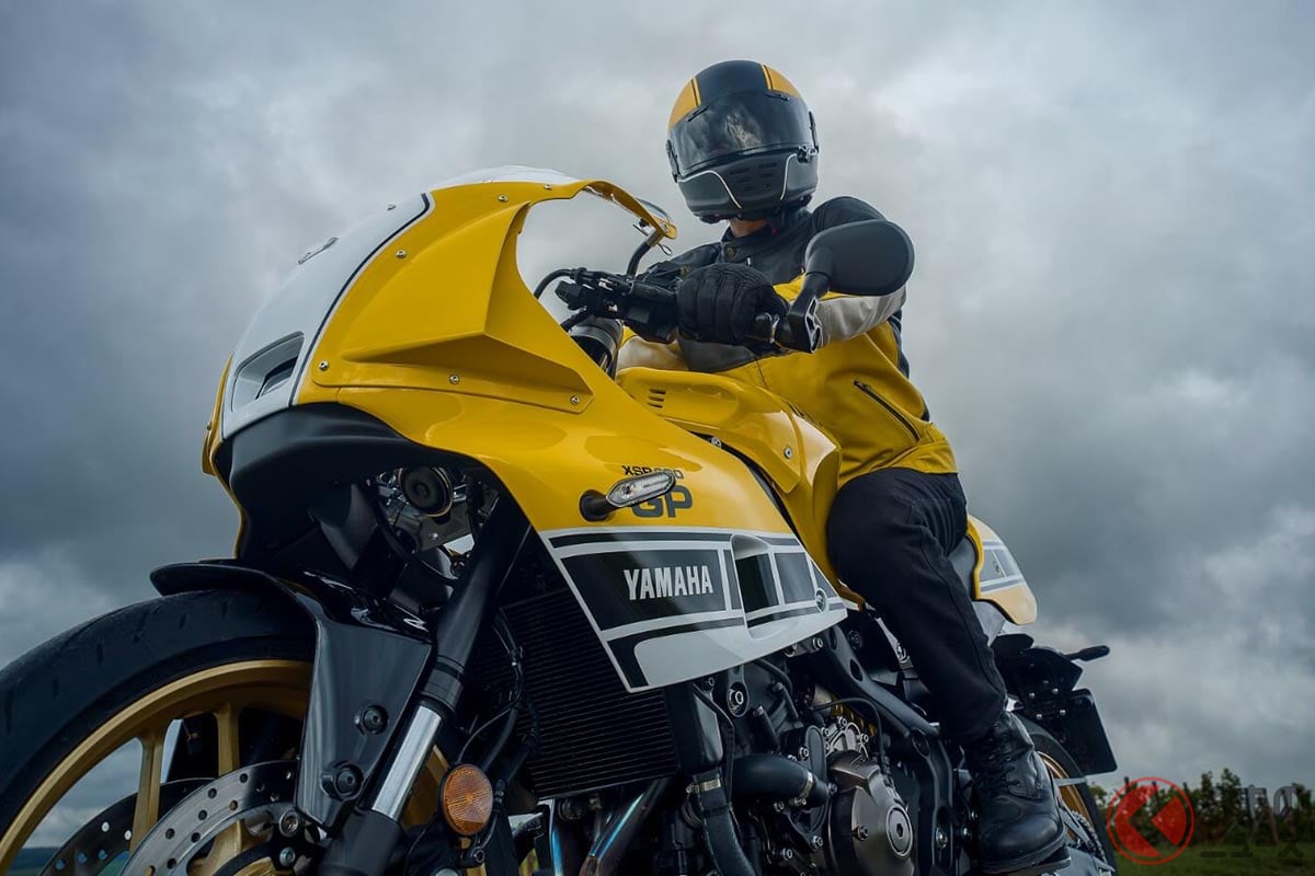 ヤマハ「XSR900GP」の新色「イエロー」