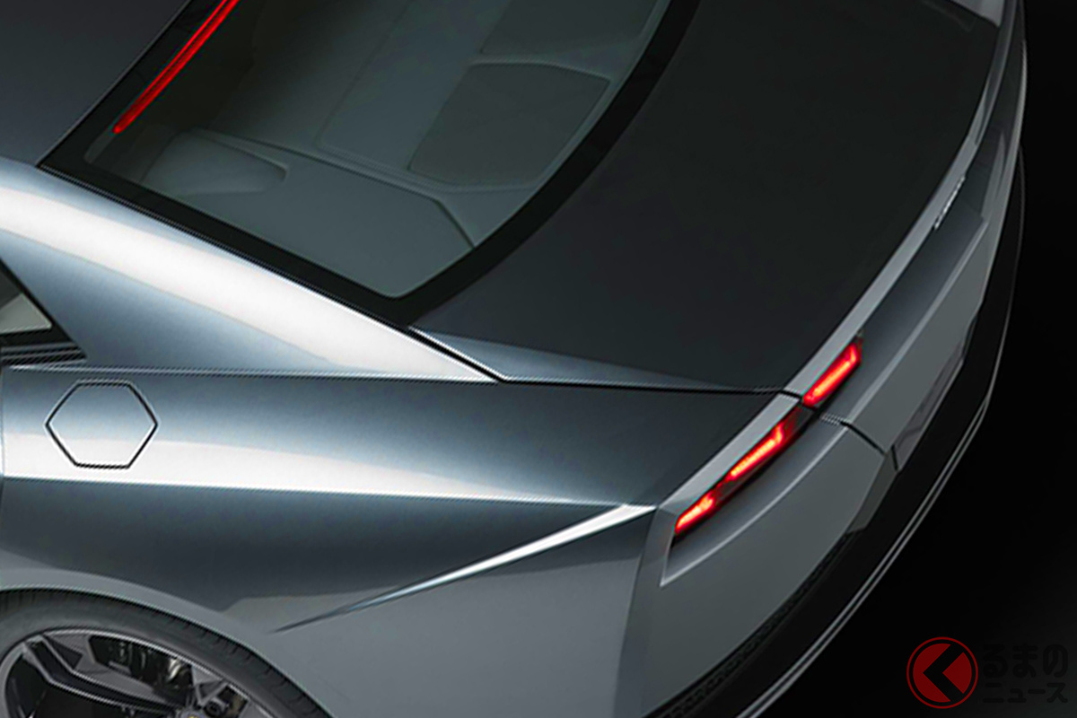 エッジの効いた航空機風のデザインがカッコイイ!