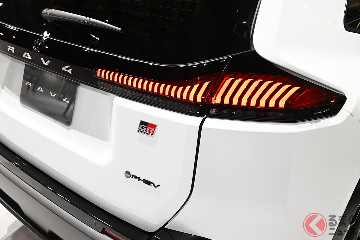 新型「RAV4」が買えない!(写真は発売時期未定のPHEV)
