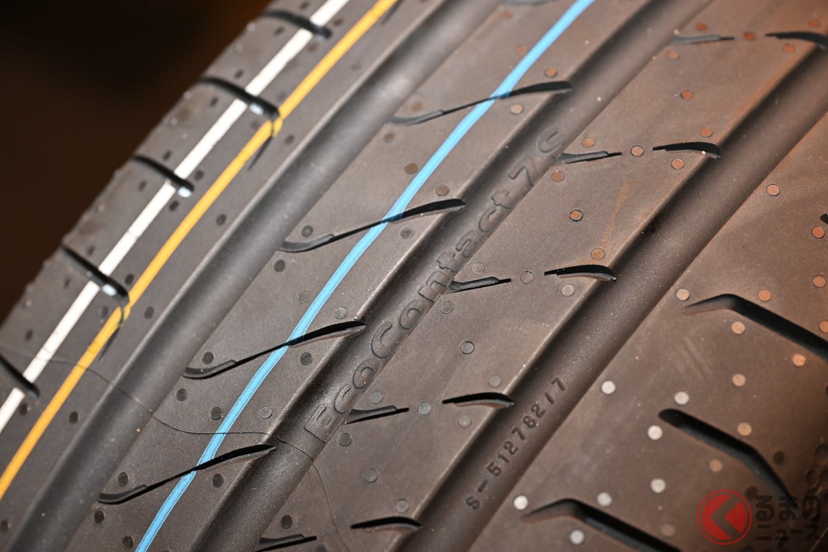 エコ・コンタクト EC7Sのトレッドパターン。アウトサイドの指定があるが、回転方向の指定はないためタイヤローテーションも容易だ