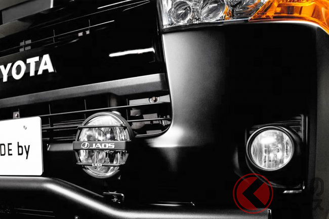 トヨタ本気の「真っ黒ハイエース」に大注目！ 匠の手塗り「マット