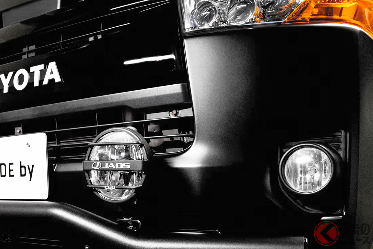 トヨタ本気の「真っ黒ハイエース」に大注目!