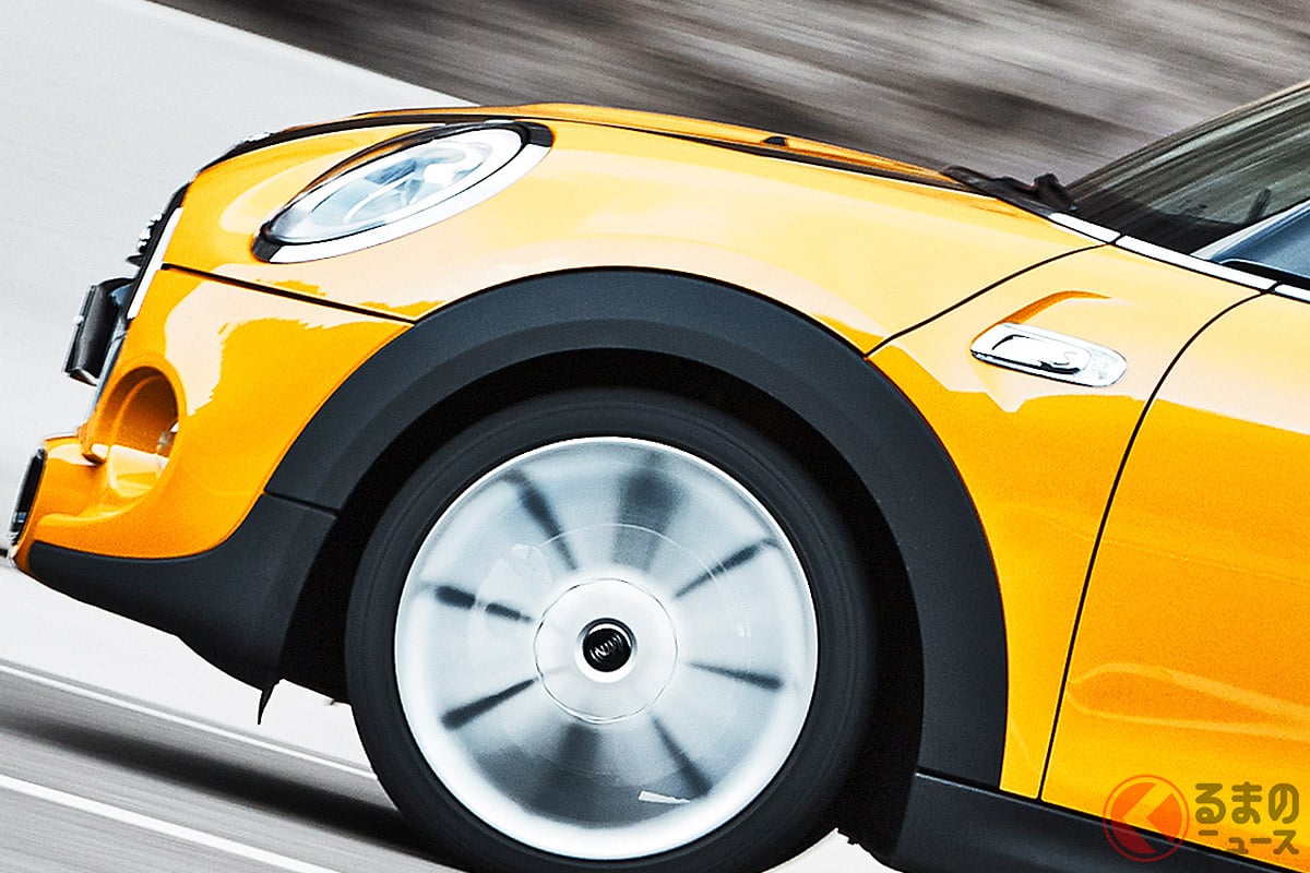 パワフルな2.0リッター直4ターボを搭載する3代目ミニ「クーパーS」