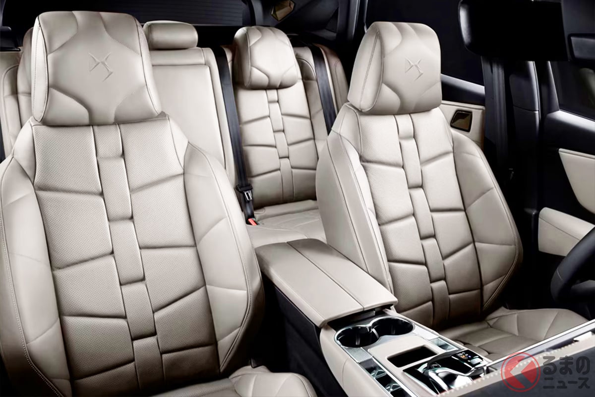 匠の技がひかる豪華内装がスゴイ!