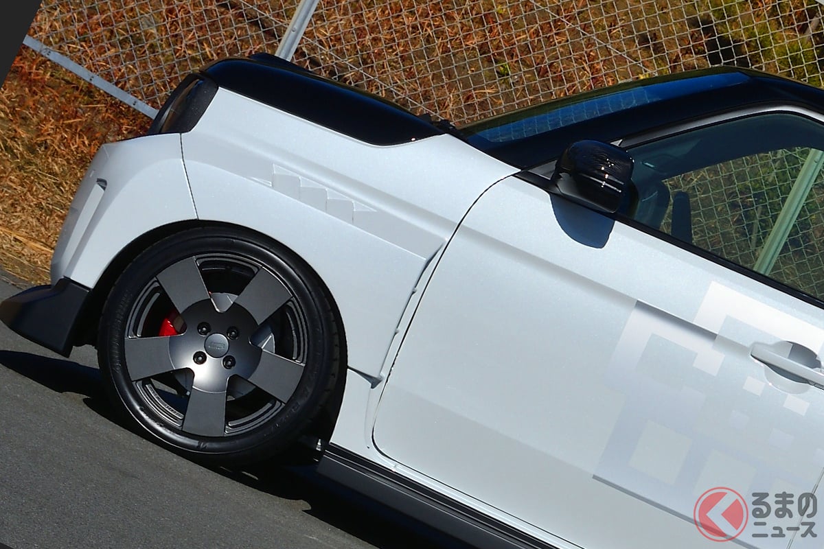 ワイドボディに専用エアロ&ホイールでさらにスポーティな仕立てに!