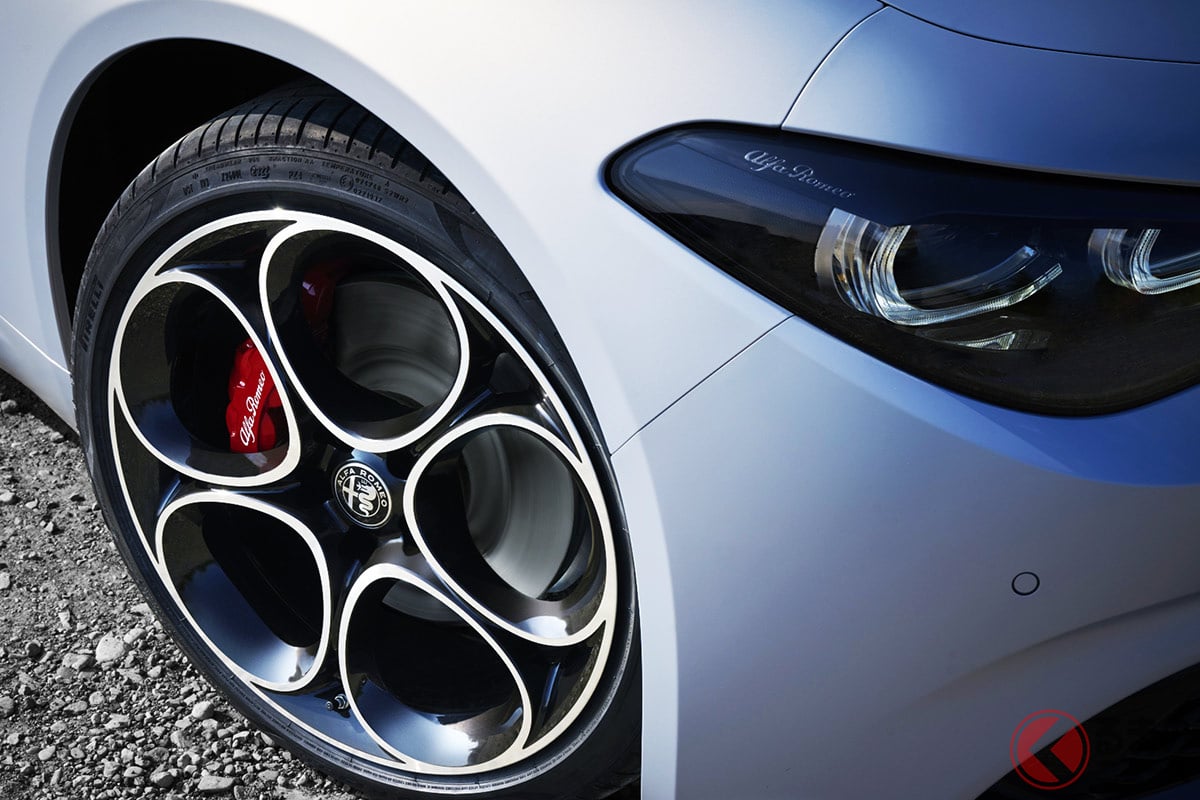 美しすぎるイタリアの「スポーツセダン」!