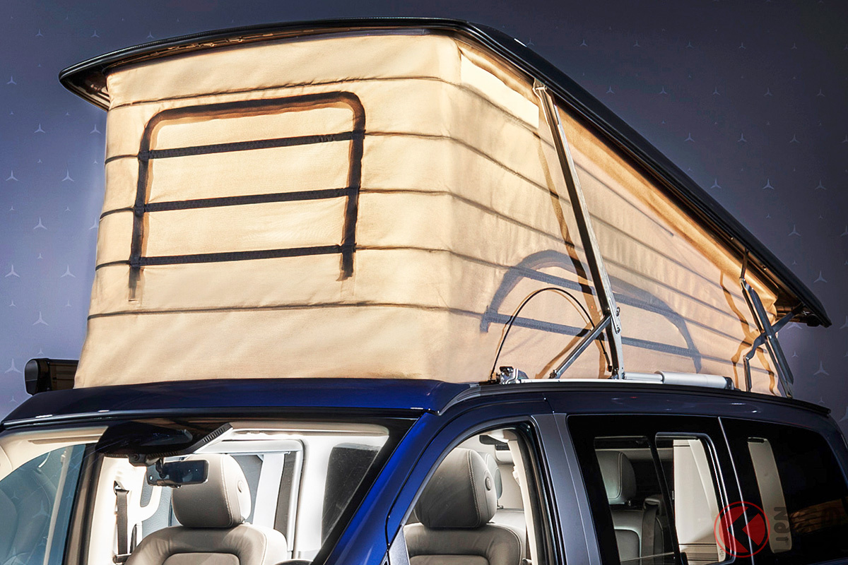 メルセデス・ベンツ新型「マルコポーロ」。Vクラスをベースに、ポップアップルーフやキッチンを備えたメーカー純正のキャンピングカーだ