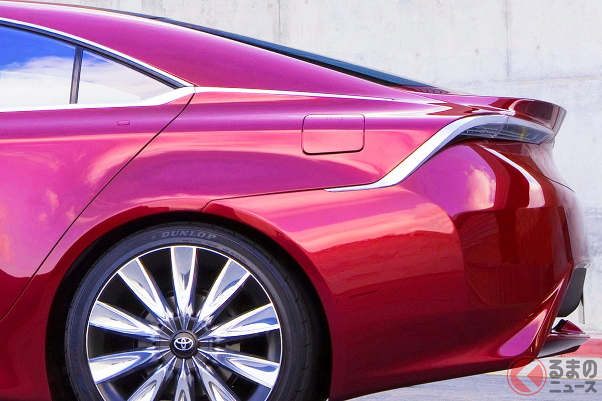 先進の技術をエモーショナルなデザインに込めた4ドアクーペ「NS4」