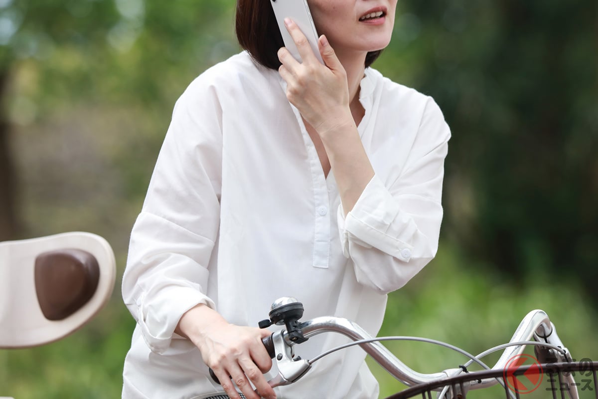 2026年4月1日から自転車の交通違反に対して「青切符」を導入(写真:pixta)