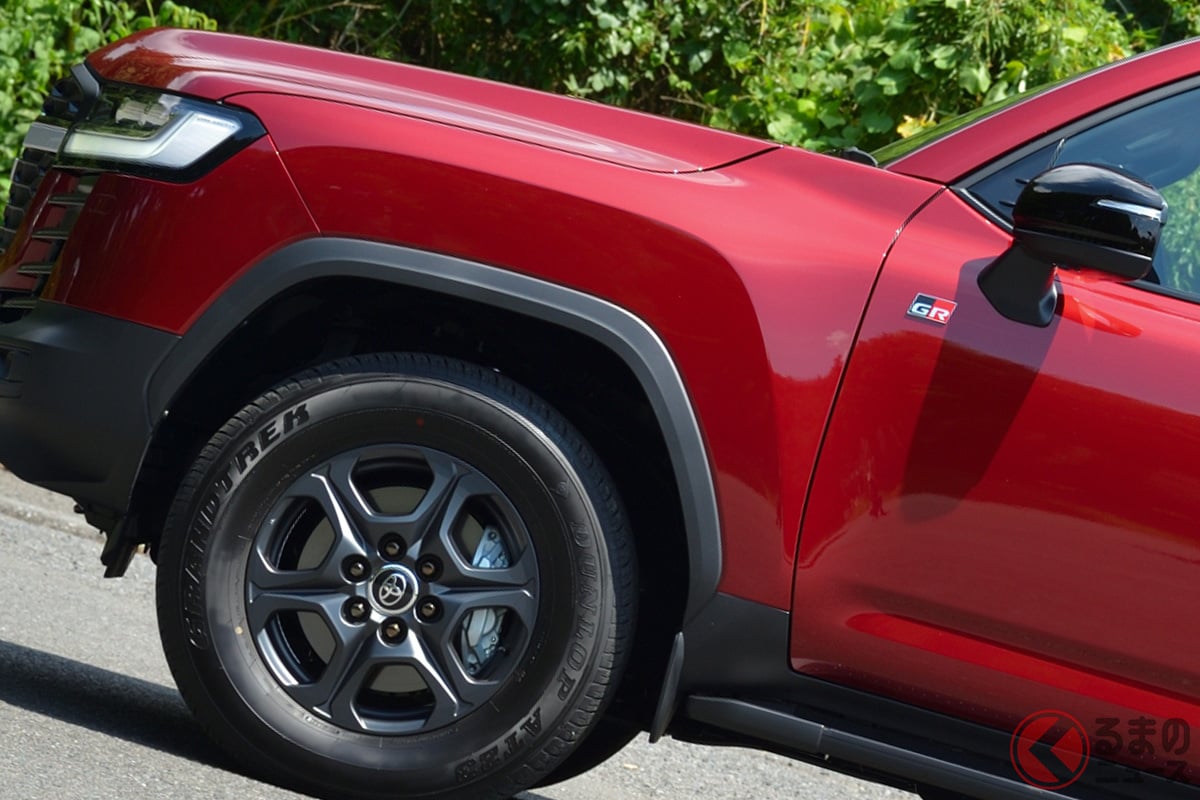 GRスポーツ専用のエクステリアデザインがカッコイイ!