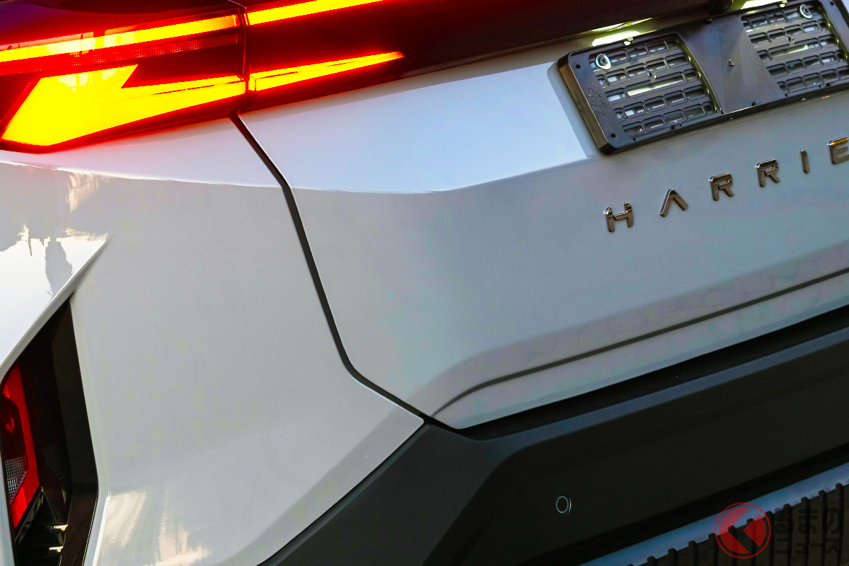 新車262万円! 最新「ハリアー」は超パワフルな「“2000cc”ディーゼルエンジン」搭載!